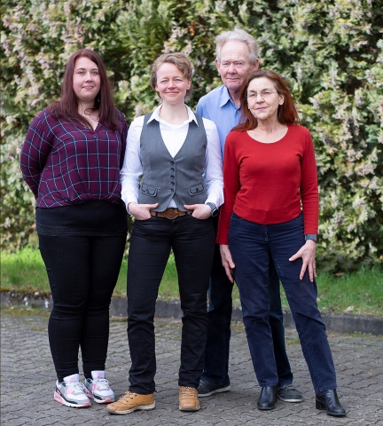 Teambild von 4 Mitgliedern des ursaPack-Teams.